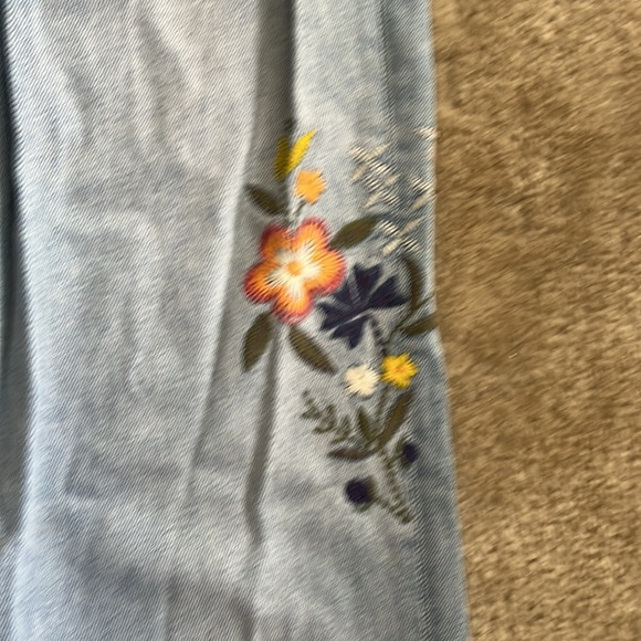 Pimkie Floral Embroidered Mom Jeans - Picture 4 of 7